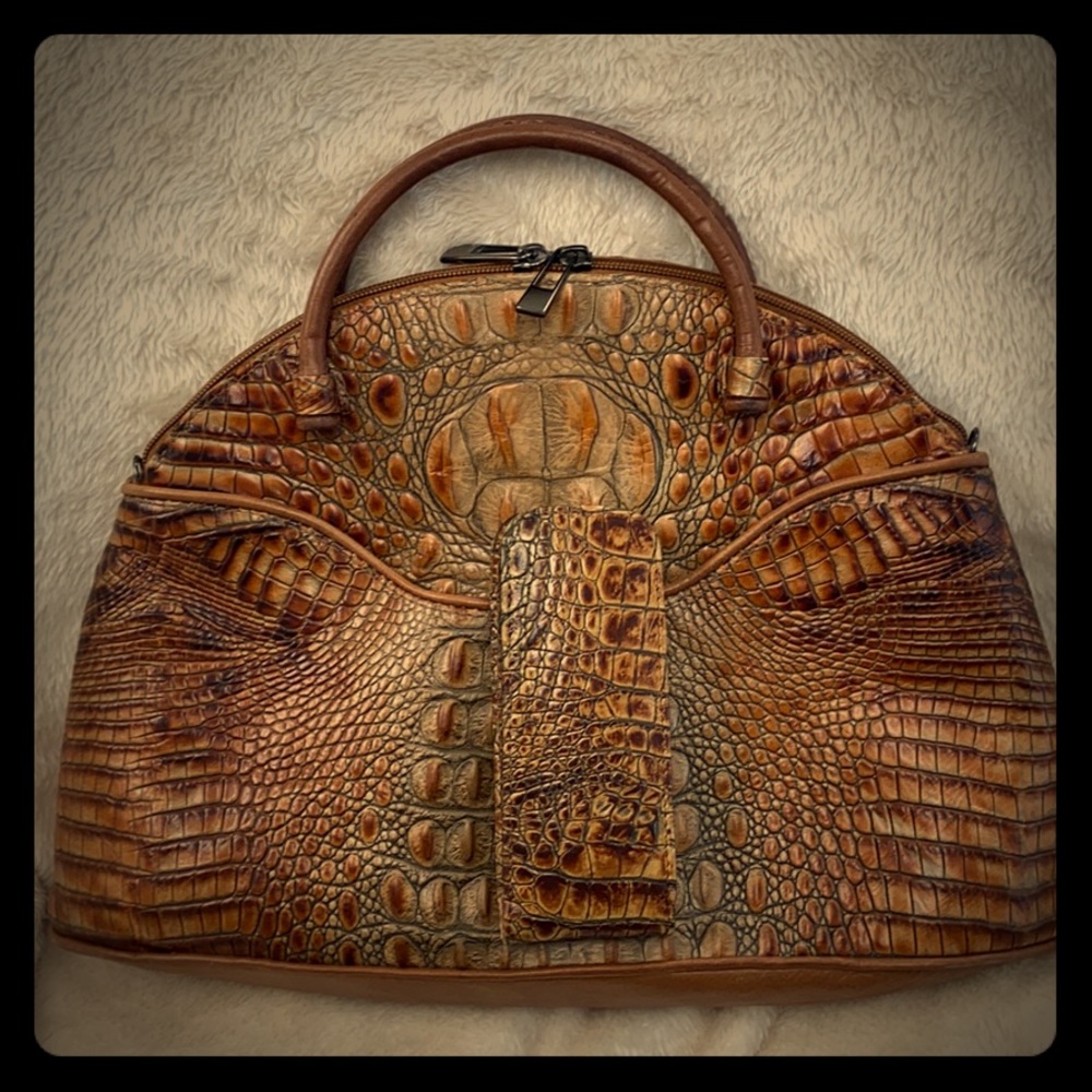 Woman natural leather purse